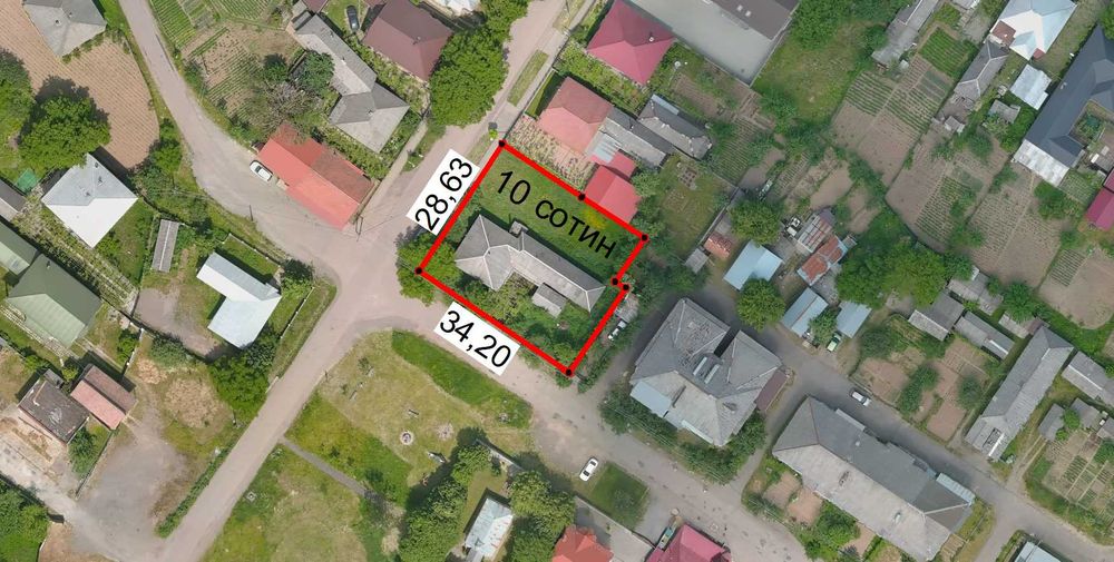 Продається будинок і земельна ділянка біля лікарні