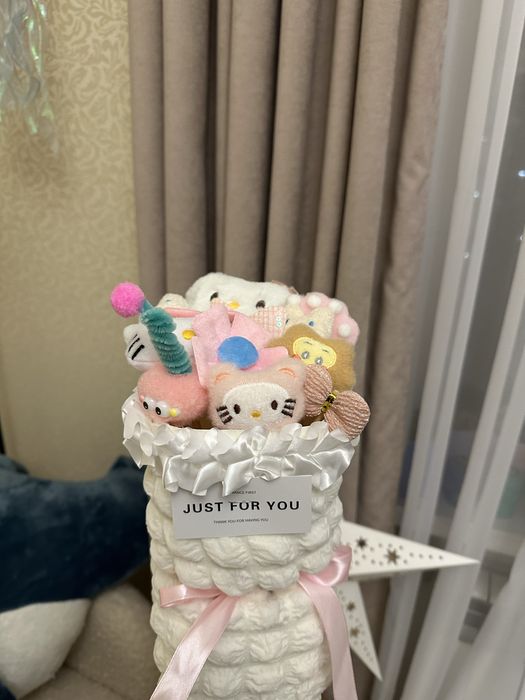 Букет з іграшок хелоу кітті  букет из игрушек hello kitty рожевий