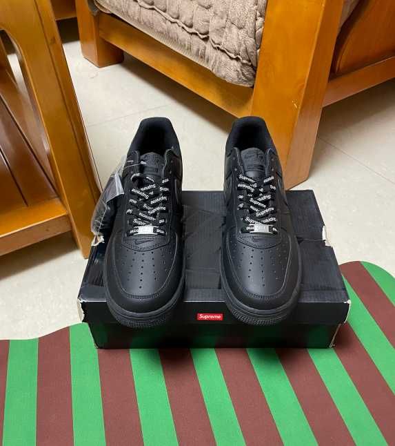 Nike Air Force 1 Low Supreme Black R.40