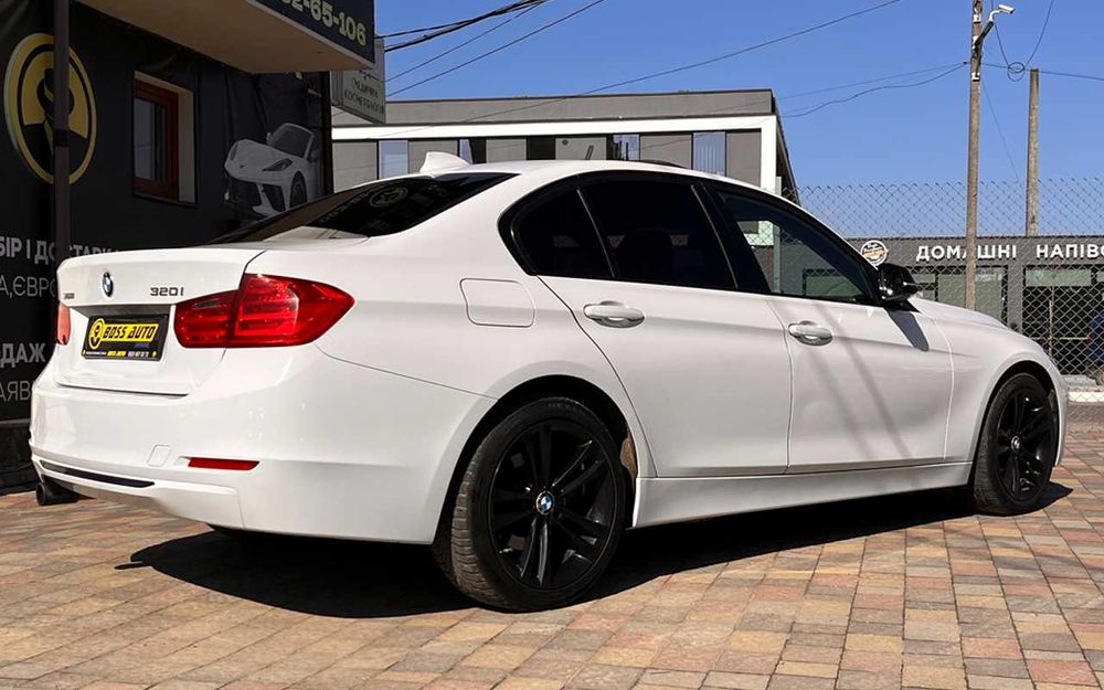 BMW 320І   2013