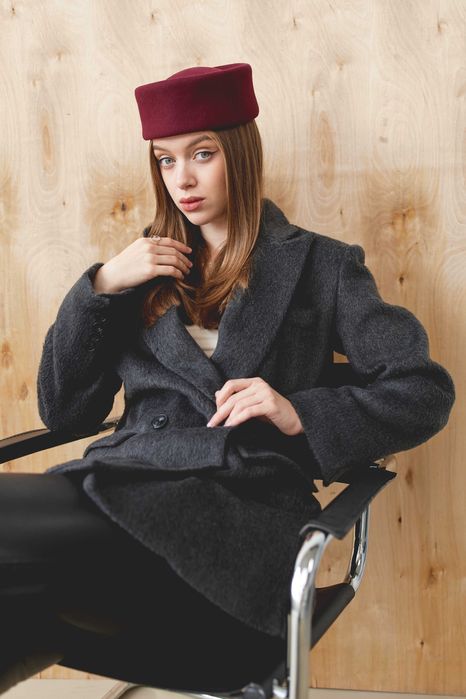 Капелюх таблетка з кгуглою тулією з вовни BELLE чорний