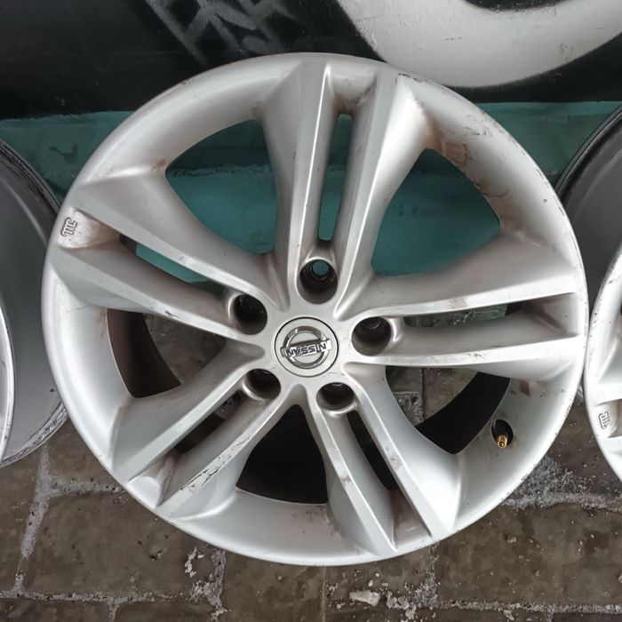 Диски титанові R-17 оригінал nissan 5/114.3 стан нових
