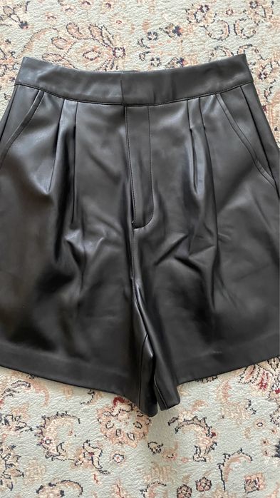 Шкіряні шорти 36