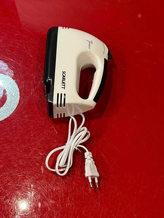 Mikser ręczny SCARLETT HE-133 180 W biały 7 prędkości