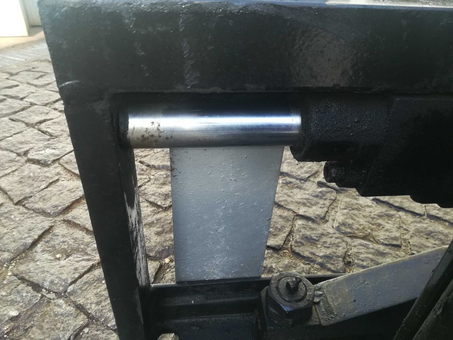 Torre empilhador para trator com deslocamento