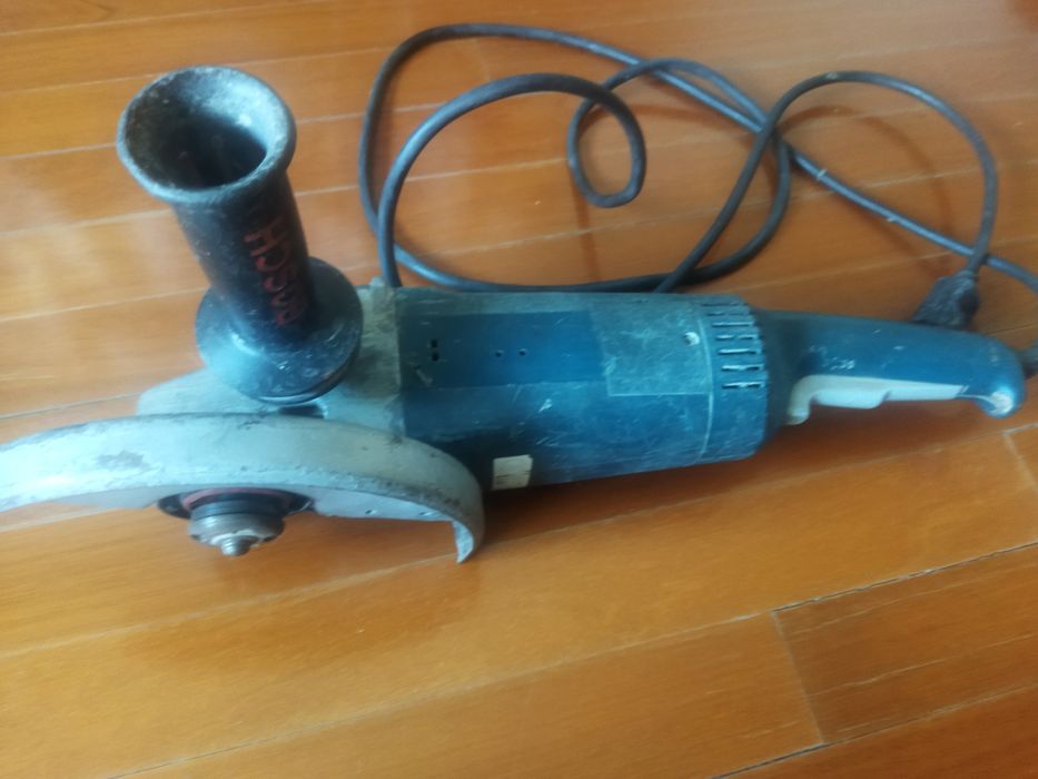 Rebarbadora em bom estado cumo novo pouco uso e circular qumo nova