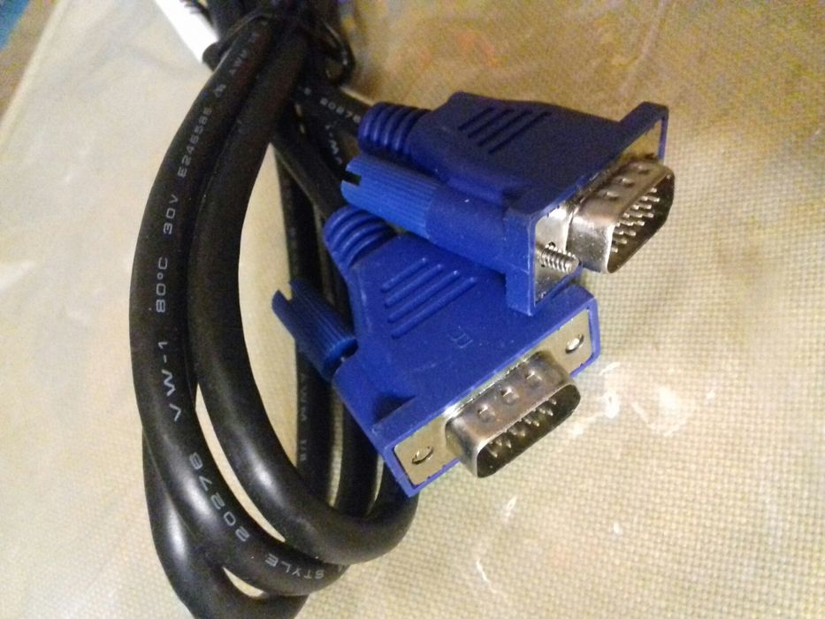 2 New VGA Cables for €564286966549505120