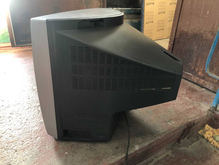Телевизор JVC модель AV-2115EE рабочий цветной