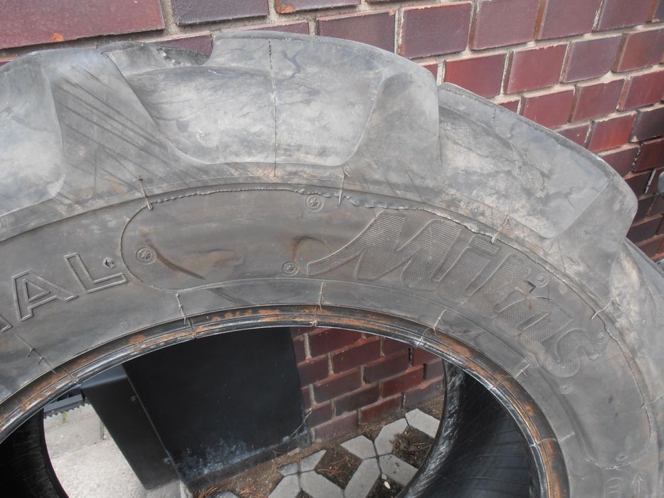 Opona 320/70 R-24