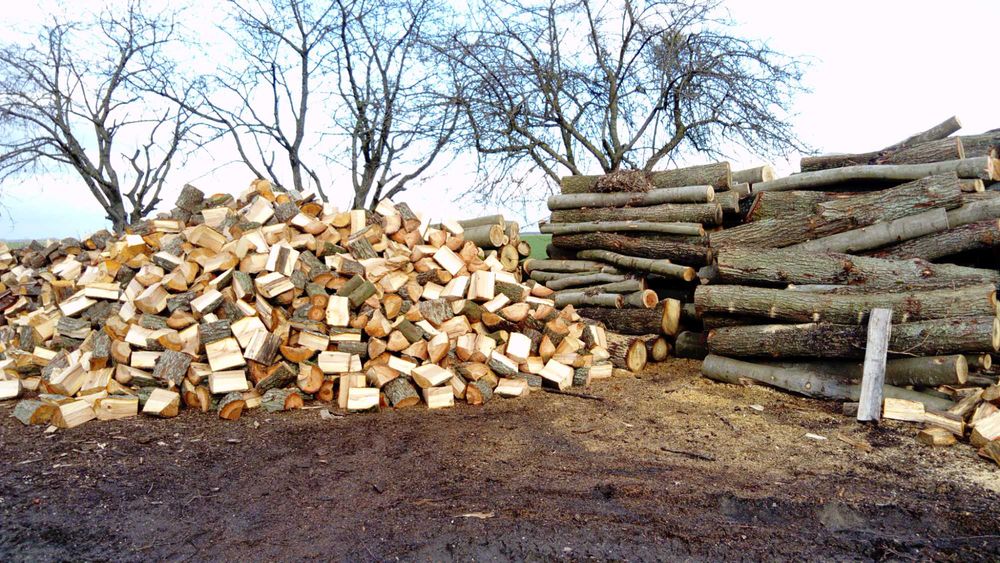 drewno kominkowe lub opałowe