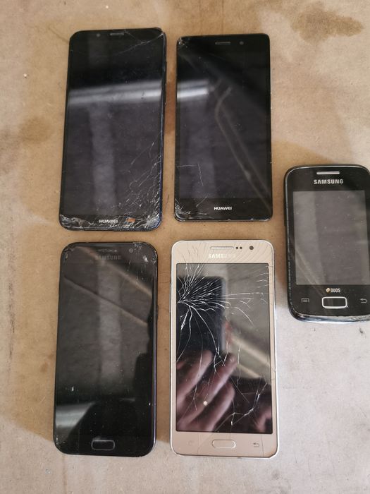 Vários Telemóveis para peças