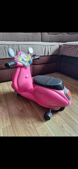 Толокар- скутер Chicco Vespa Primavera