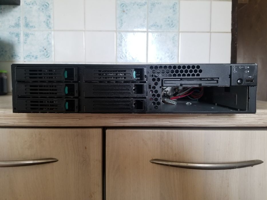 Корпус серверный Intel