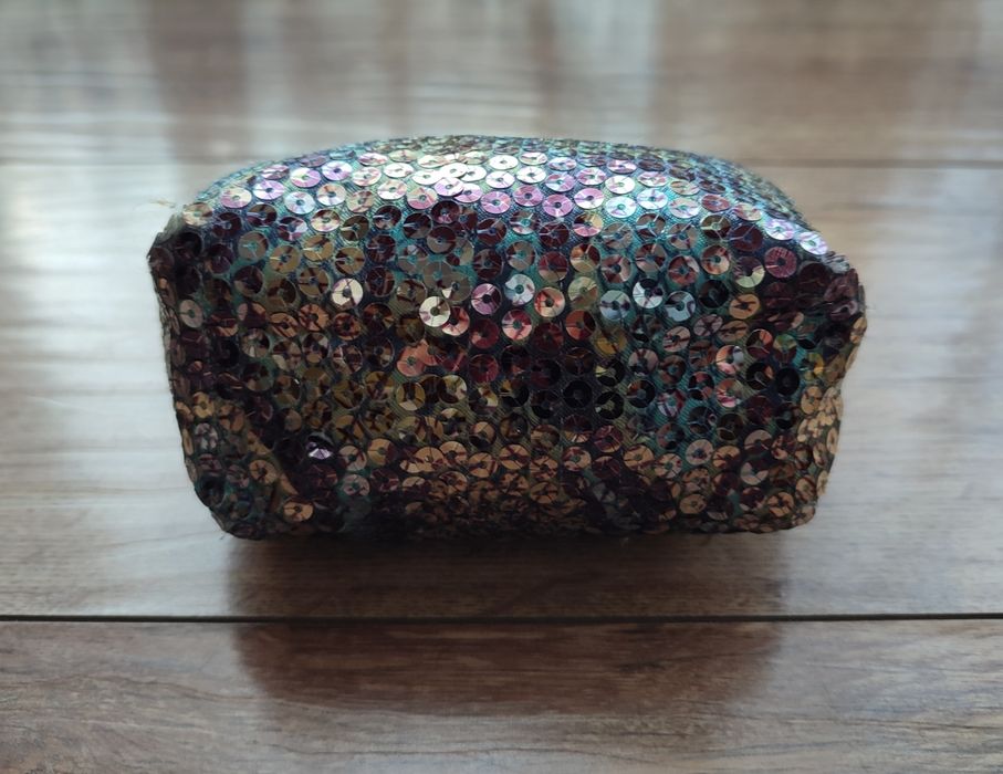 Cekinowa mała kosmetyczka - kopertówka