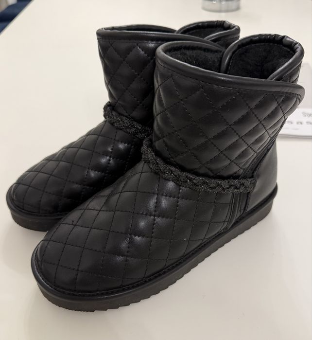 Уггі з натуральноі шкіри ,утеплювач вовна