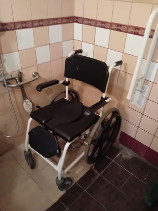 Sprzedam wózek kąpielowo sanitarny