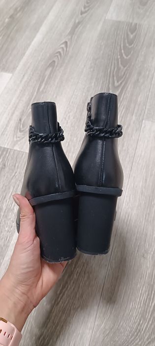 2 пари шкіряного взуття 40 розмір