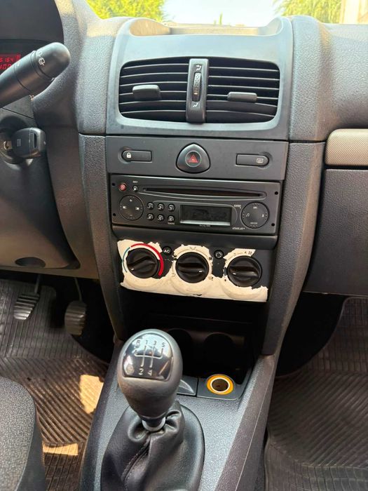 Renault Clio 2 lugares (mercadorias)