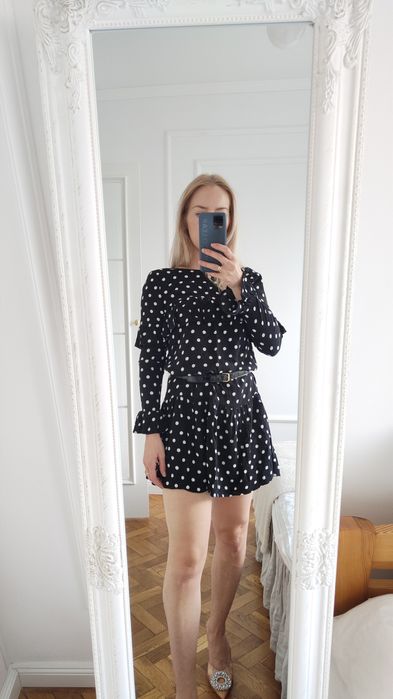 Sukienka w groszki Cropp