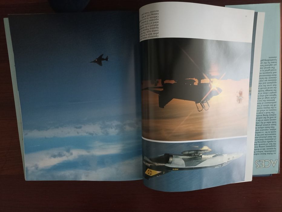 Livro sobre aviões de guerra