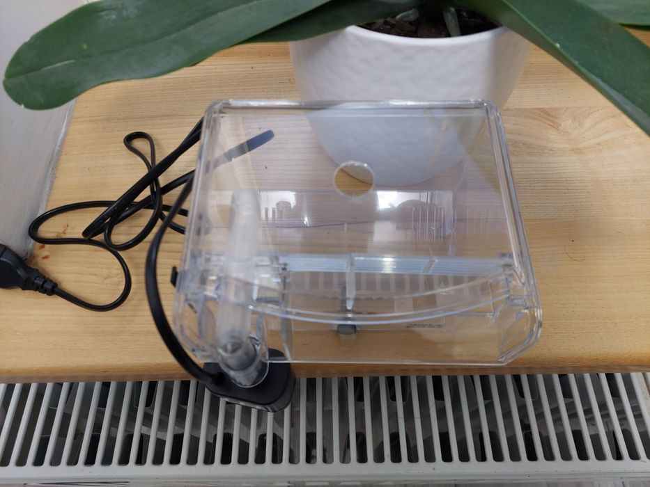 Sprzedam nowe 2 kotniki dla rybek.