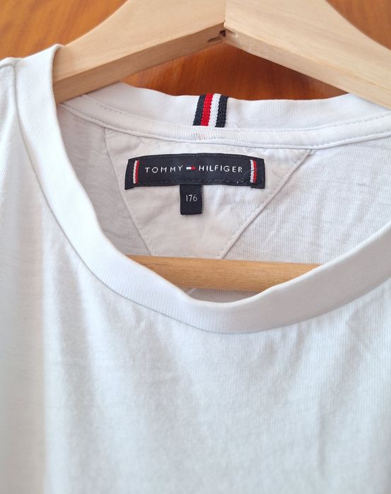 T-shirt Tommy Hilfinger 176 cm 16 anos