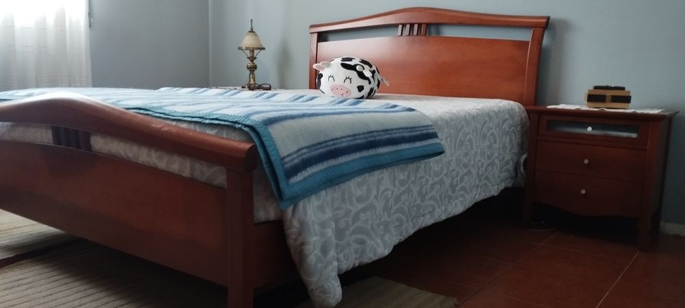 Quarto de casal sem roupeiro