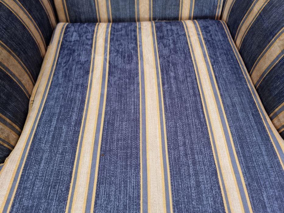 Conjunto Sofá-cama + 2 Poltronas às Riscas