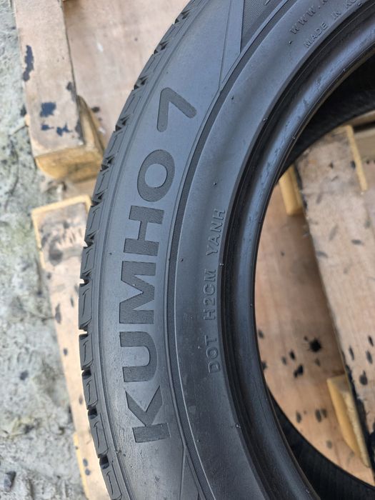 Шина одиночка запаска Нова Kumho  Citi Venture 235/60r18