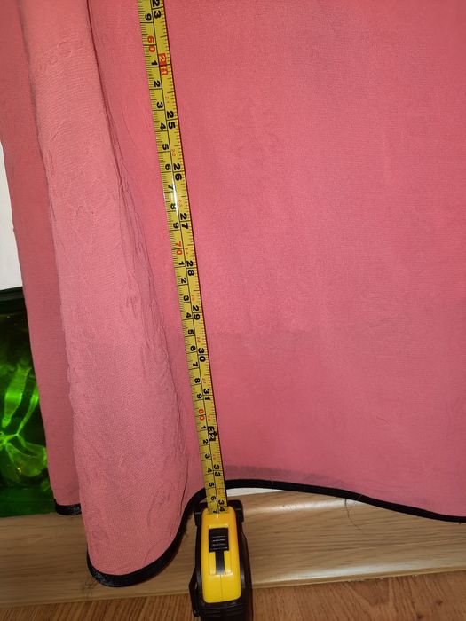 2. Malinowa sukienka