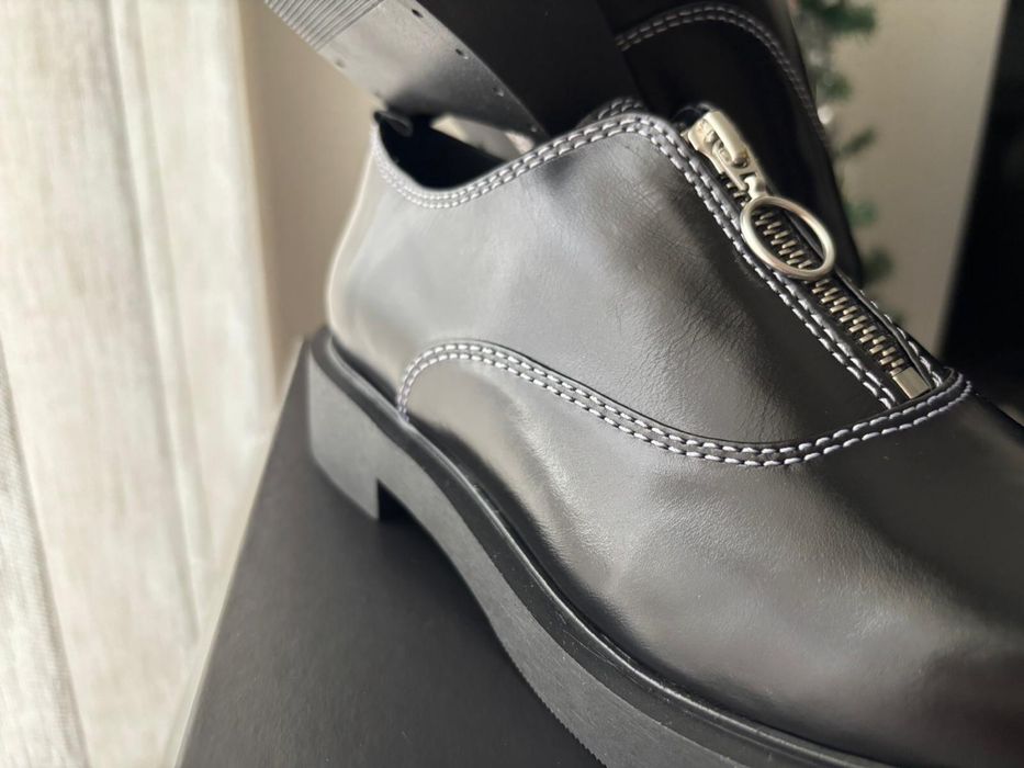 Sapatos Cop Copine pretos em pele com fecho – Novos – 36