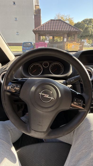 Opel Corsa D 2007r 1.3