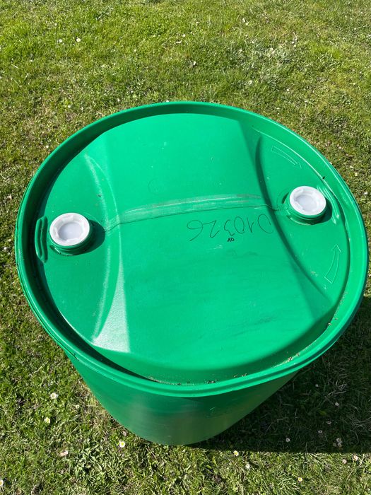 Beczka plastikowa 200 litrów