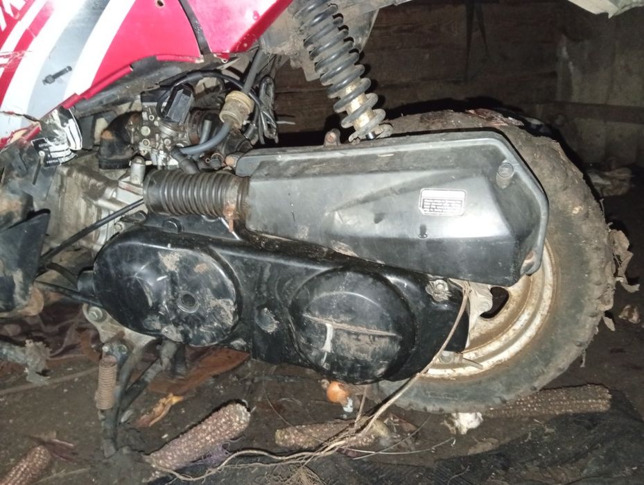 Продам скутер Yaben xtreme