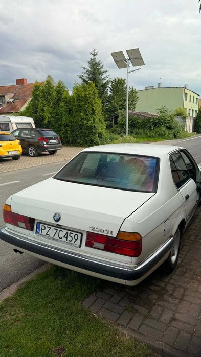 Samochód Bmw e32 730i