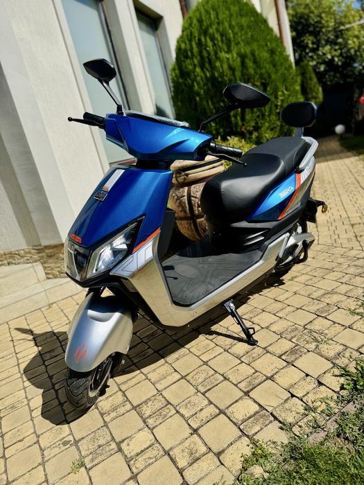 Електроскутер Dozer V-2000, 12 колеса, гарантія