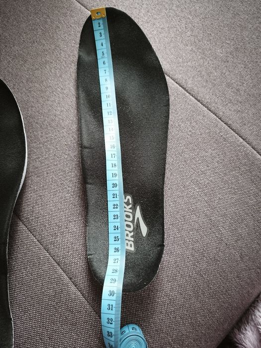 Чоловічі кросівки для бігу Brooks GTS 15.