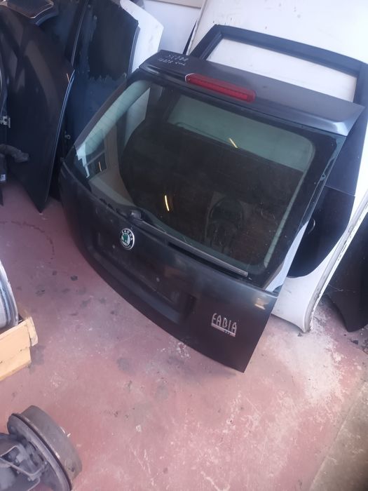 Tampa mala skoda fabia de 2006