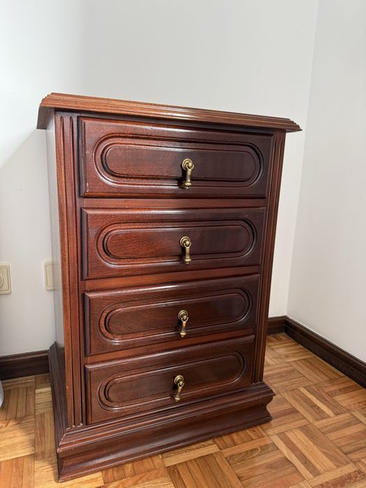 2 mesas de cabeceira