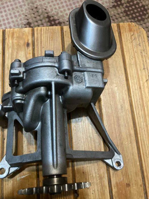 Масляний насос Peugeot 5008 2.0hdi 2009-2017 9682393380 352757