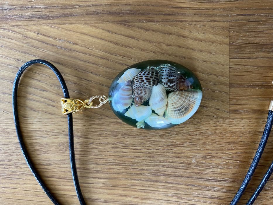 Naszyjnik z żywicy epoksydowej