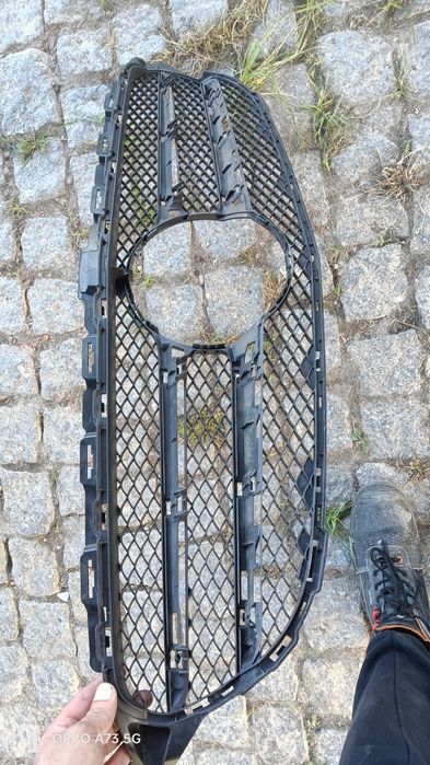 Grelha Mercedes w205 classe C 2016