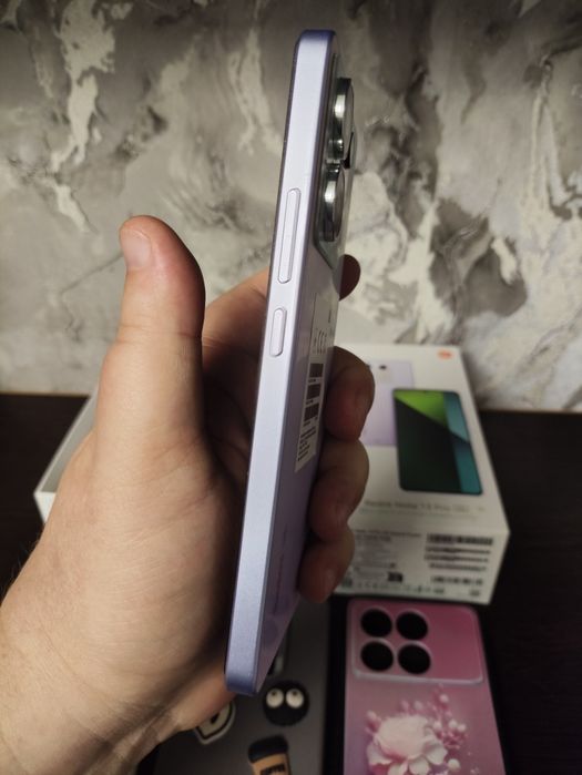 ИГРОВОЙ Xiaomi Redmi note 13Pro 5G, памяти 8+8-256гиг, идеальный.