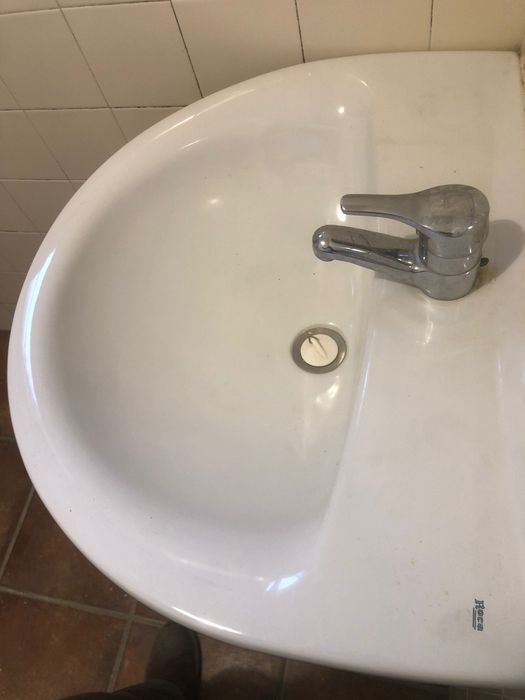 Lavatório Roca com coluna