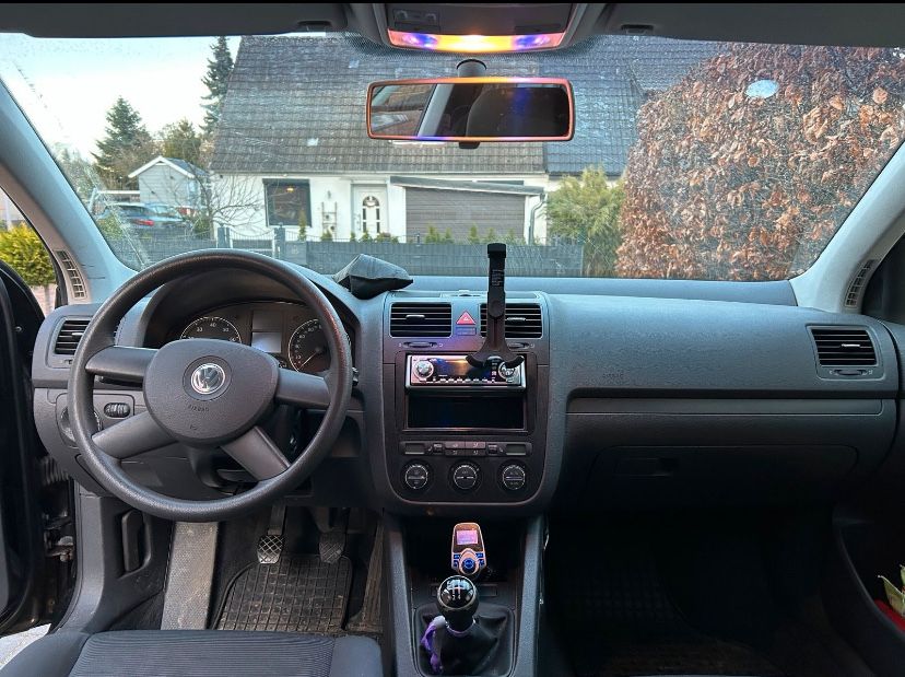 VW Golf 5 у хорошому стані