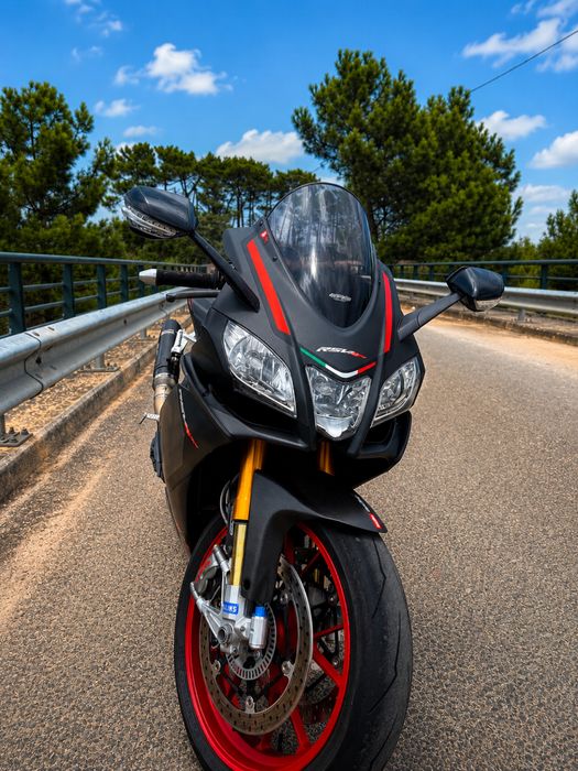 Aprilia RSV4 factory 2016