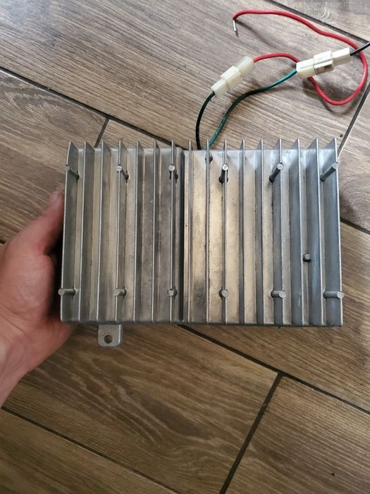 продам інвекторну плату від генератора 3000к