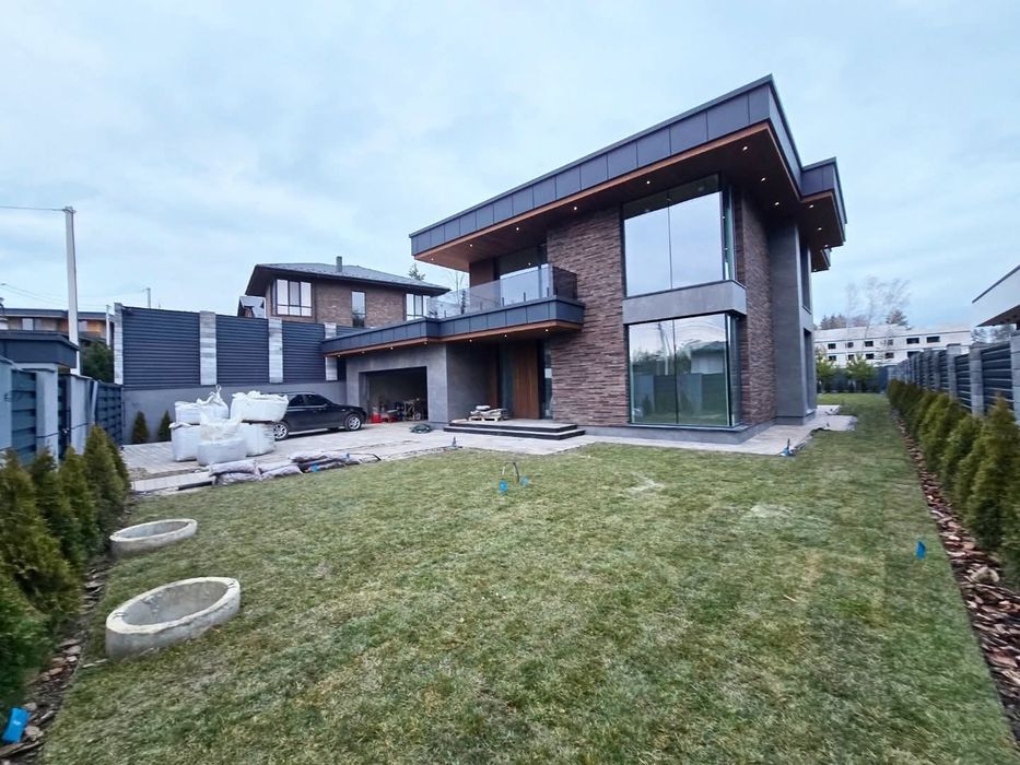 Будинок 280 м2 басейн сауна гараж  2 авто с. Ходосівка поруч Лісники