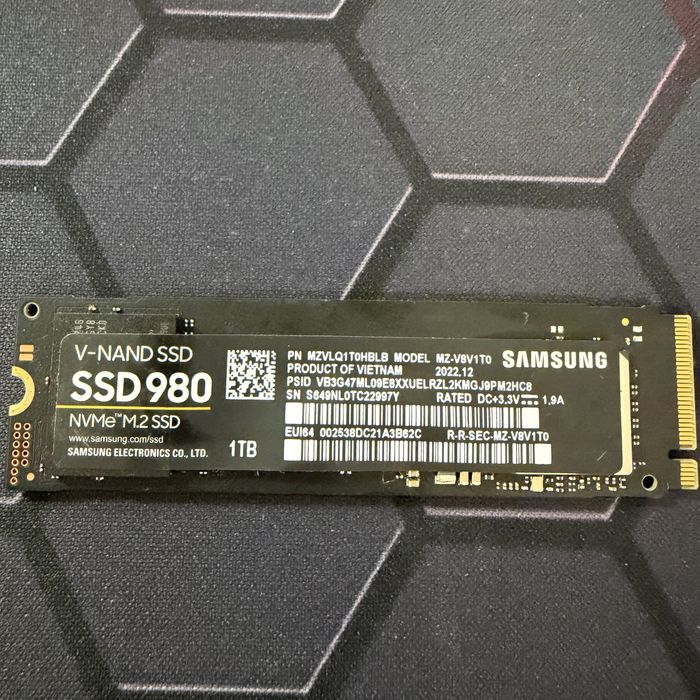 SSD NVMe M2 / 1 TB / Samsung 98% хелс / Час апгрейду?