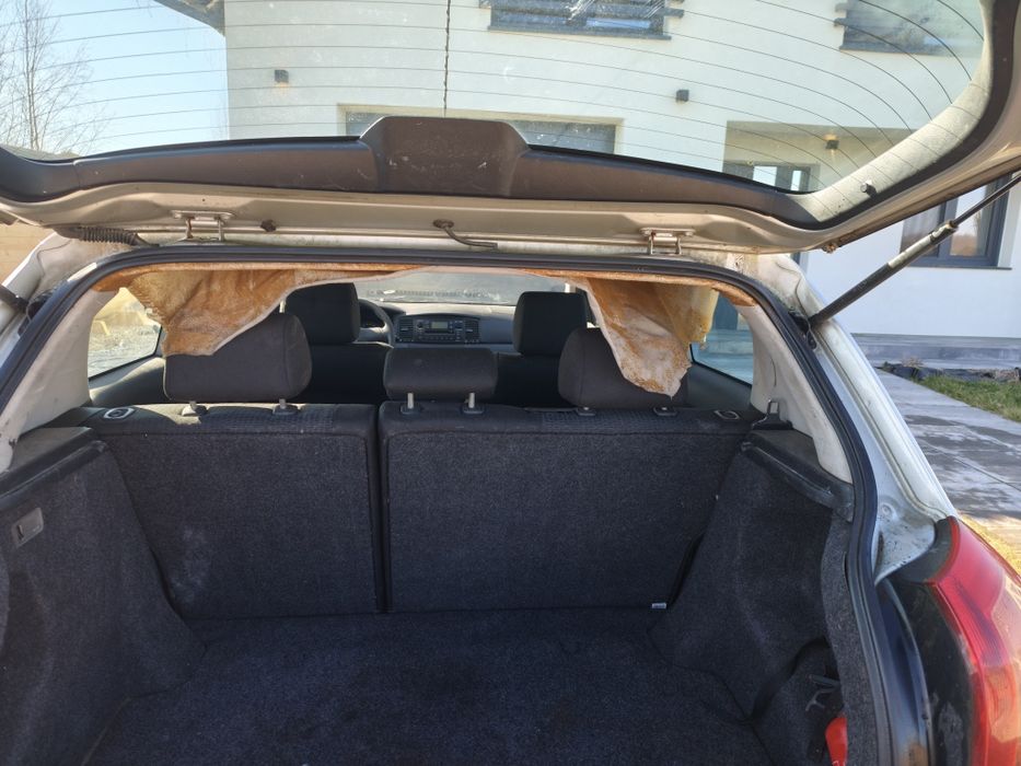 Toyota Corolla e12 2004